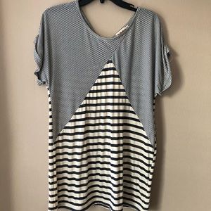 Chelsie & Violet Women’s top